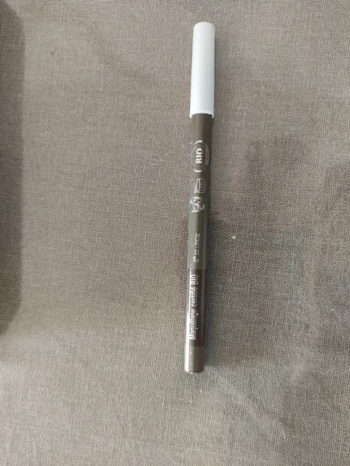 Crayon marron pour les yeux - photo numéro 4