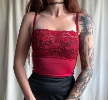 Top rouge type lingerie court dentelle Coquette vintage y2k - Taille S