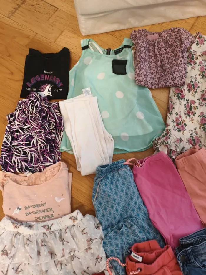 Lot vêtements été 4 ans - photo numéro 3