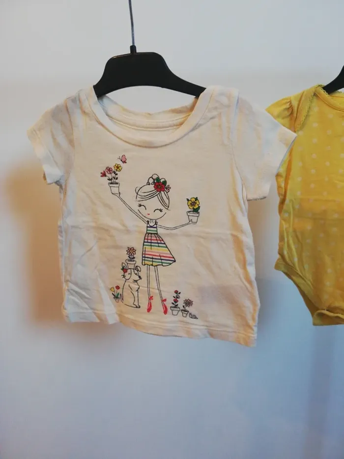 Lot T-shirt body GAP 6/12 mois 70cm - photo numéro 2
