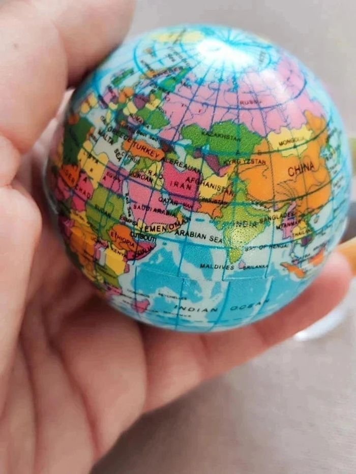 Balle en mousse planète sensorielle anti stress - photo numéro 3