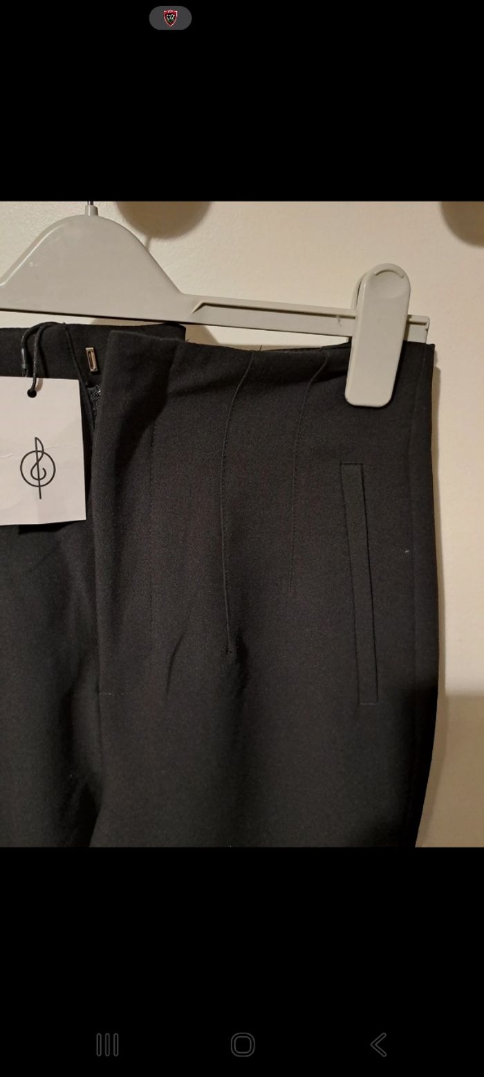 Pantalon noir à pince - photo numéro 3