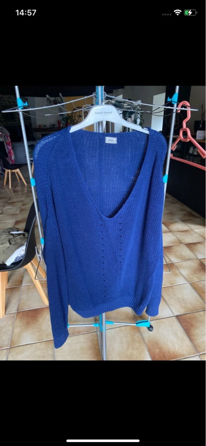 Pull bleu