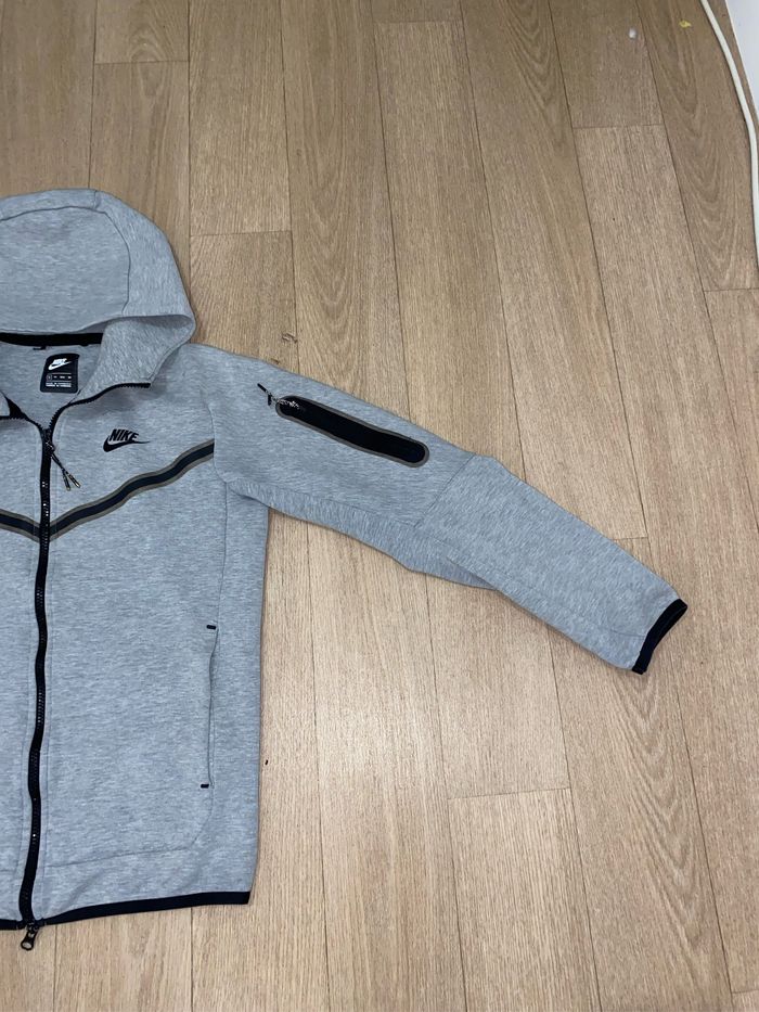 Nike tech - photo numéro 2