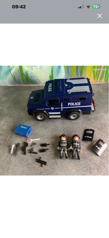 Fourgon police 