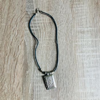 Collier argenté & noir 🌿