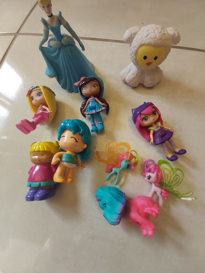 Lot de figurines - photo numéro 2