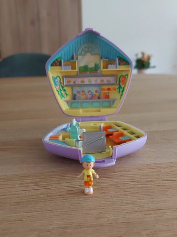 Polly pocket restaurant