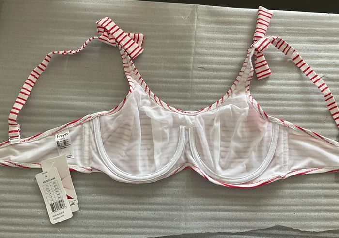 Haut maillot rouge et blanc Freya neuf - photo numéro 9