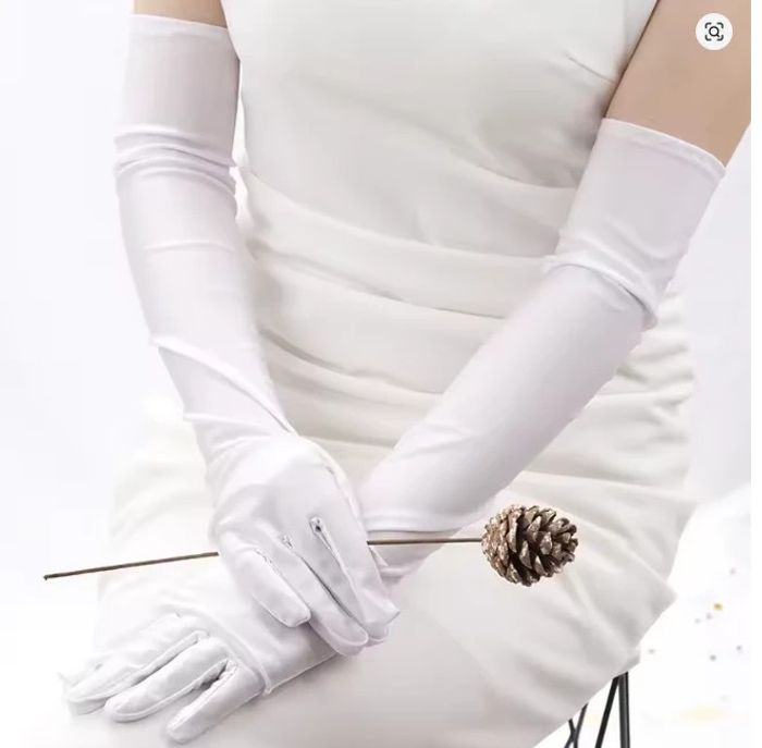 Paire de gant satiné blanc neuf cérémonie