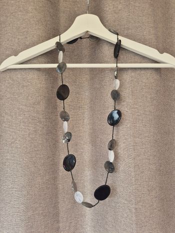 Collier Sautoir Noir Gris Blanc 