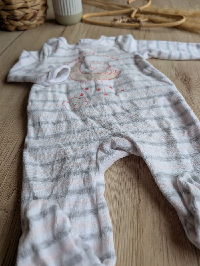 🌸 Pyjama 3 mois - photo numéro 4