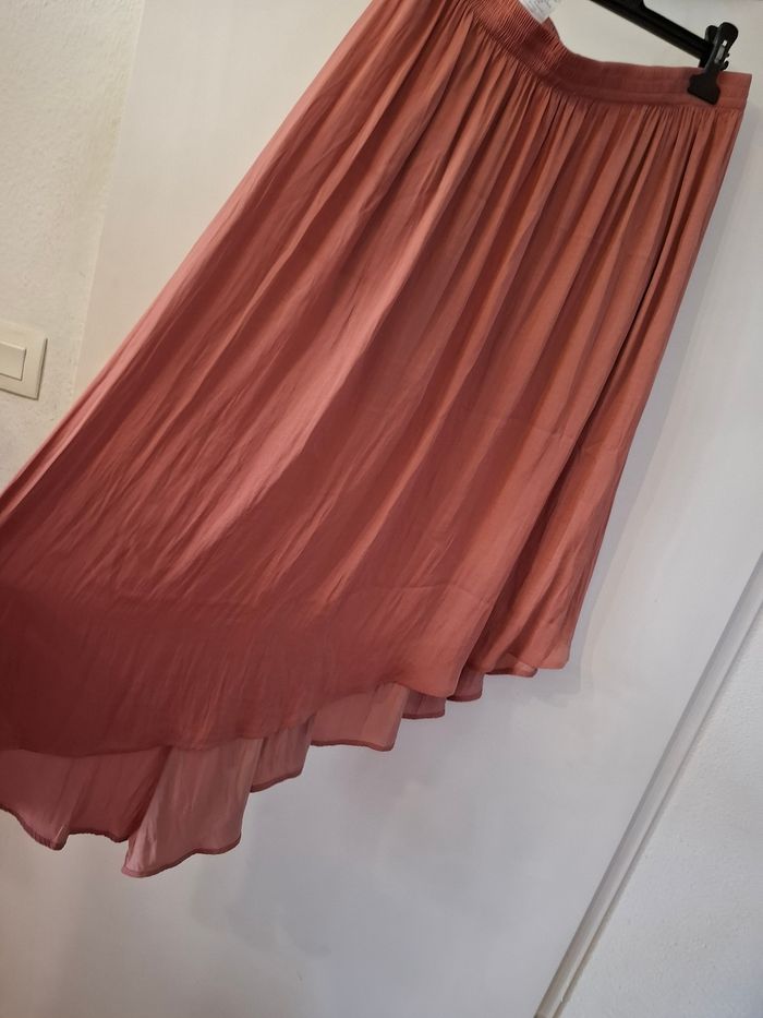 Jupe asymétrique rose poudre taille 40 en très bon état - photo numéro 5