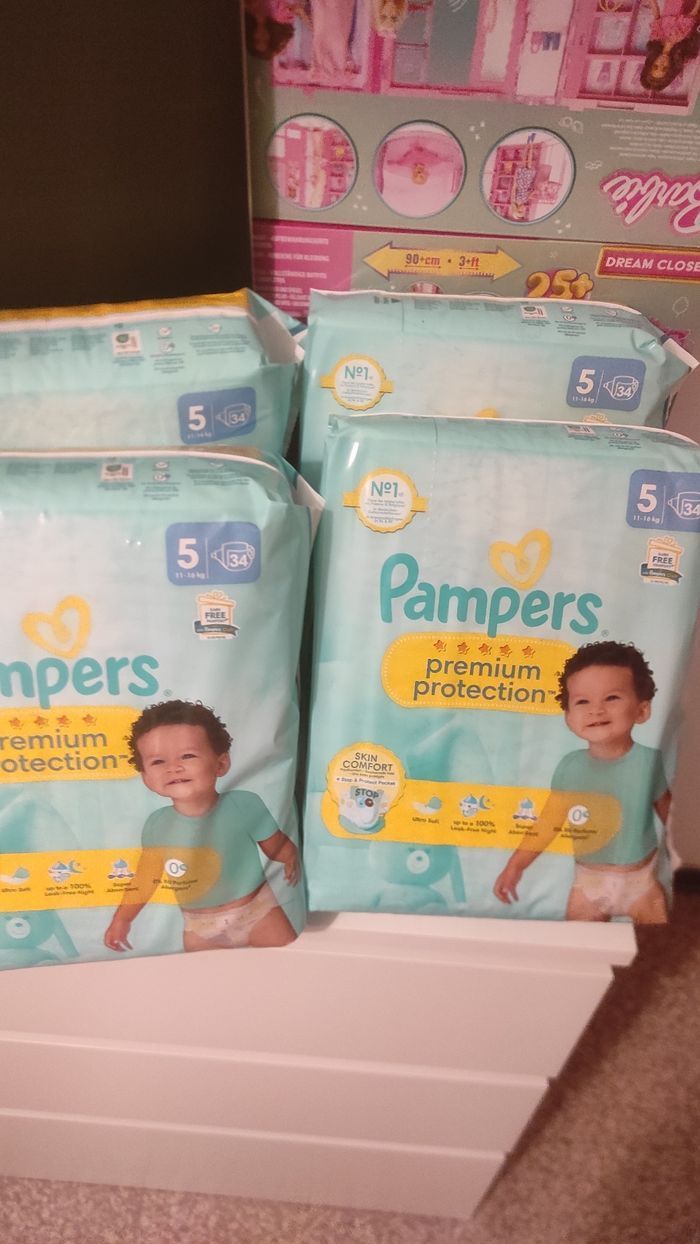4 paquets Pampers premium protection taille 5 - photo numéro 2