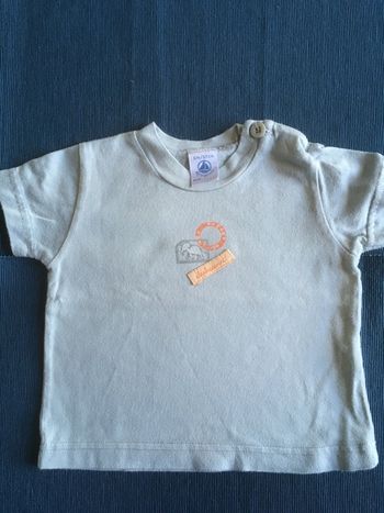 Tee-shirt vert Petit Bateau 6 mois