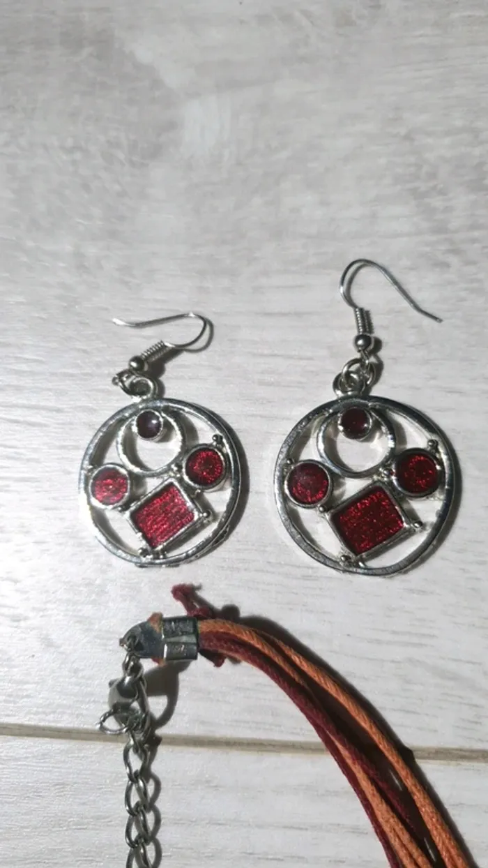 Collier et boucles d'oreilles rond rouge - photo numéro 3