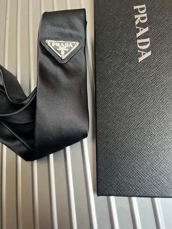 Cravate Prada noir