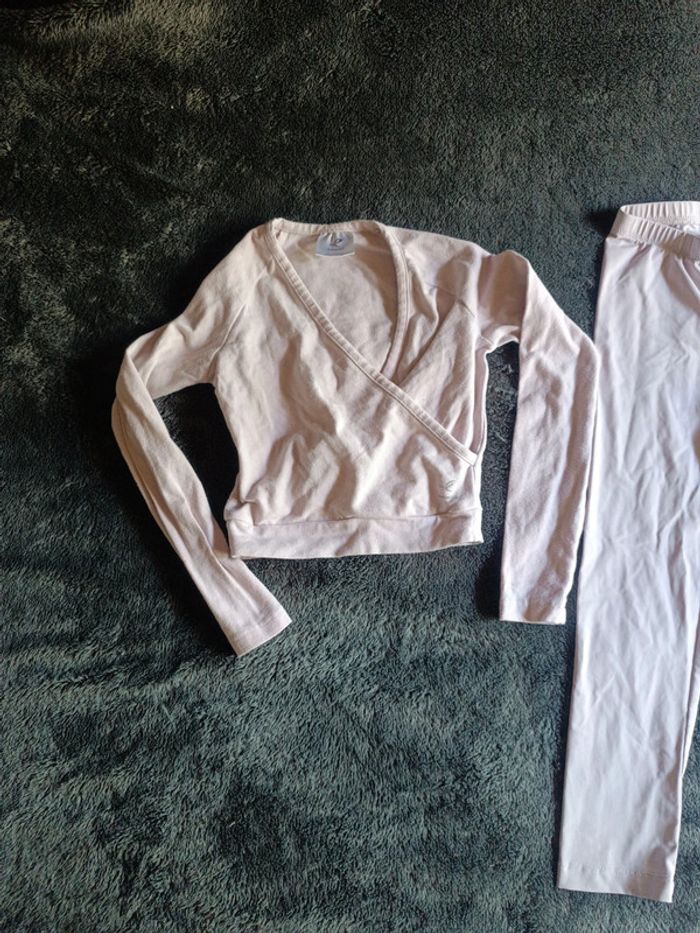Tenue de danse T6 ans en bon état - photo numéro 3