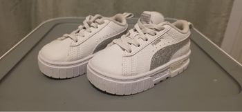 Chaussures puma taille 23 
