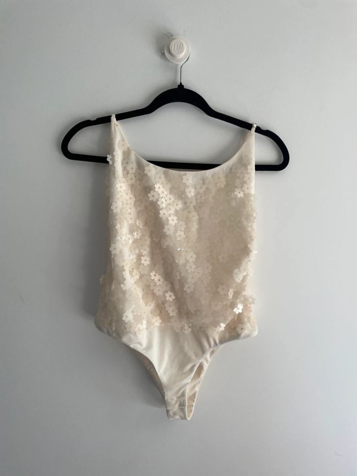 Body écru sequins fleuris Zara T.XS