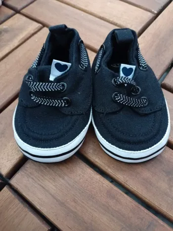 Petites chaussures noires bébé/enfant – Pointure 11 👟🖤