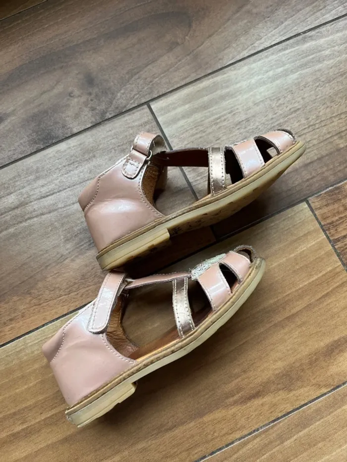 Sandales papillon GBB taille 25 - photo numéro 2