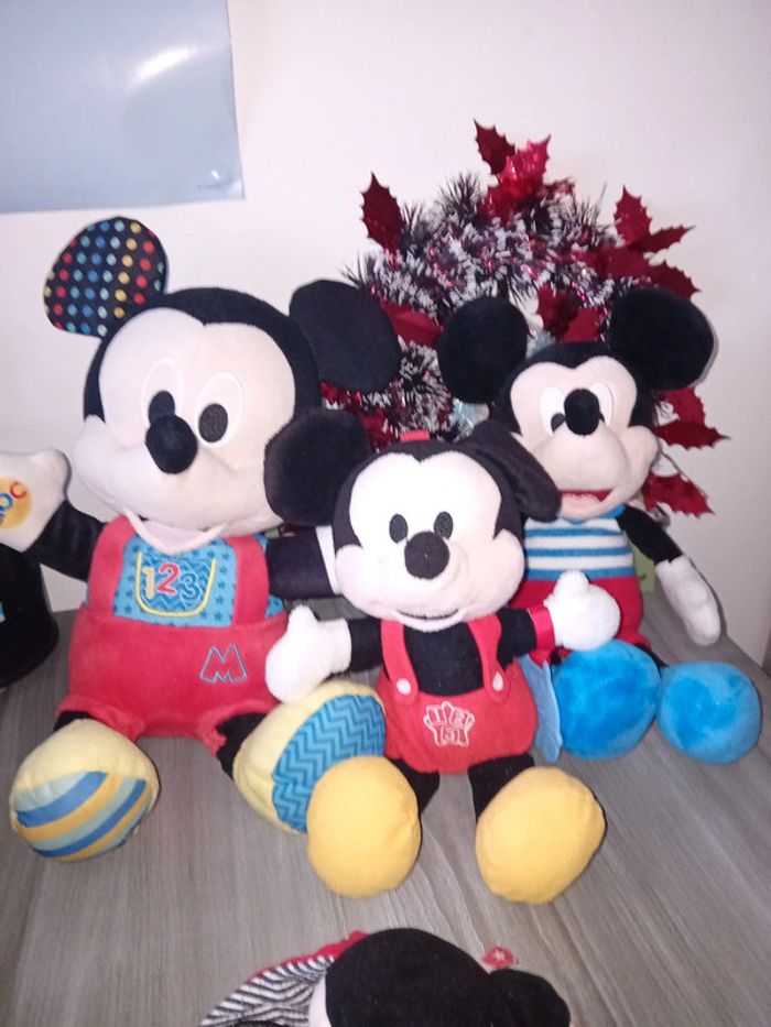 Gros lot de 15 peluches mickey dont 3 interactives prix non négociable - photo numéro 2