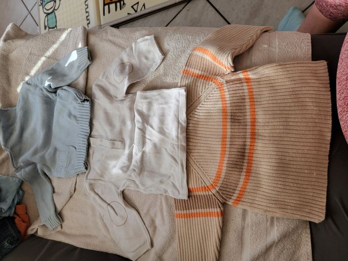 Lot hiver 3 pulls 3 jeans 18 mois garçon - photo numéro 2