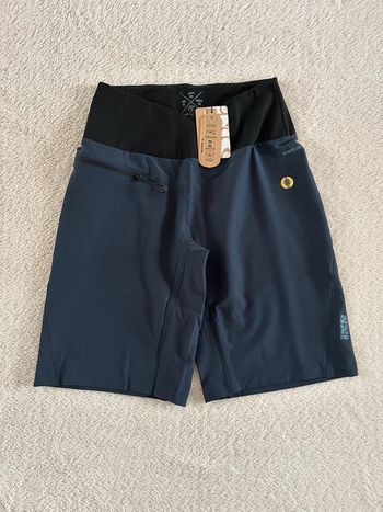 Short IXS