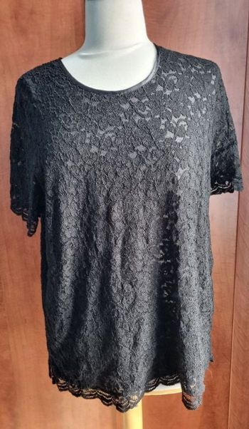 T-shirt noir motifs dentelle 42-44