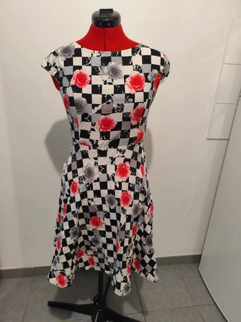 Robe à carreaux et rose