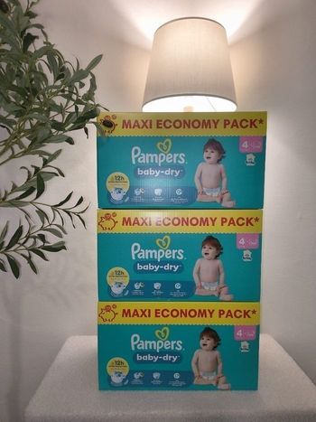 Couches Pampers baby-dry taille 4