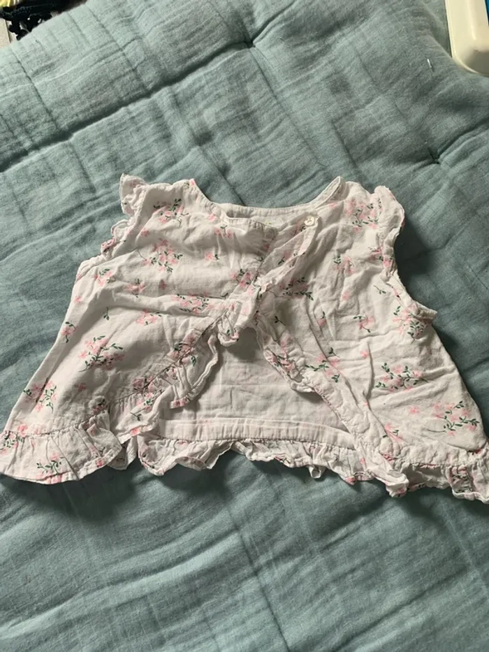Salopette short avec blouse manches courtes - photo numéro 5