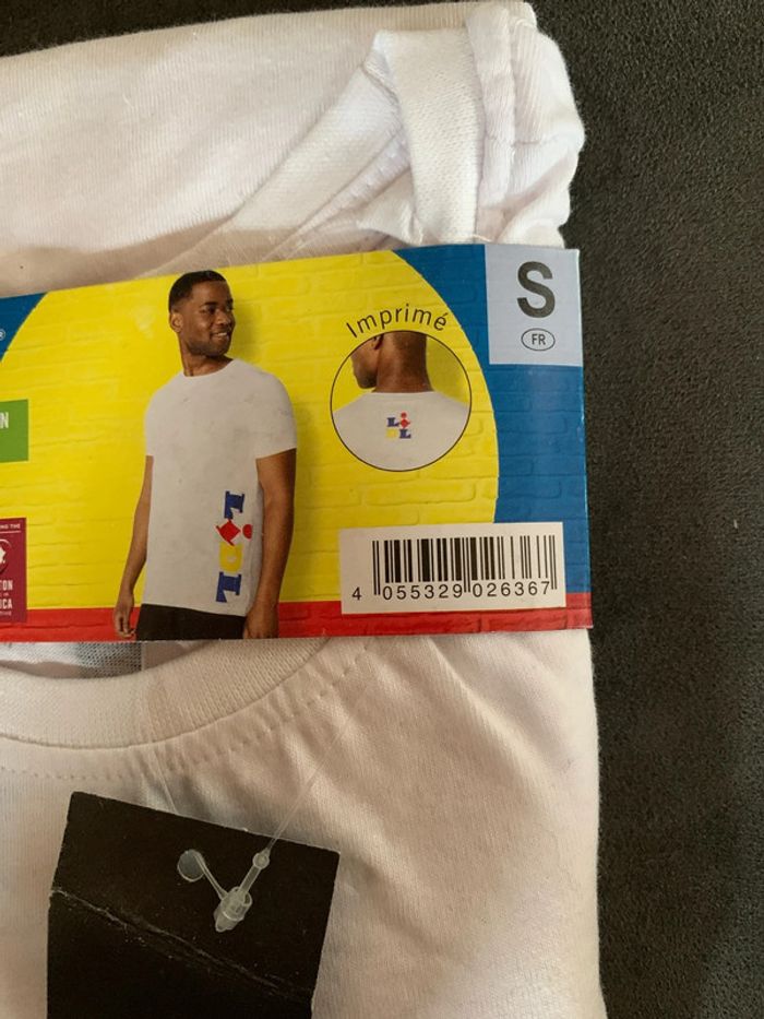 TEE shirt neuf - photo numéro 2