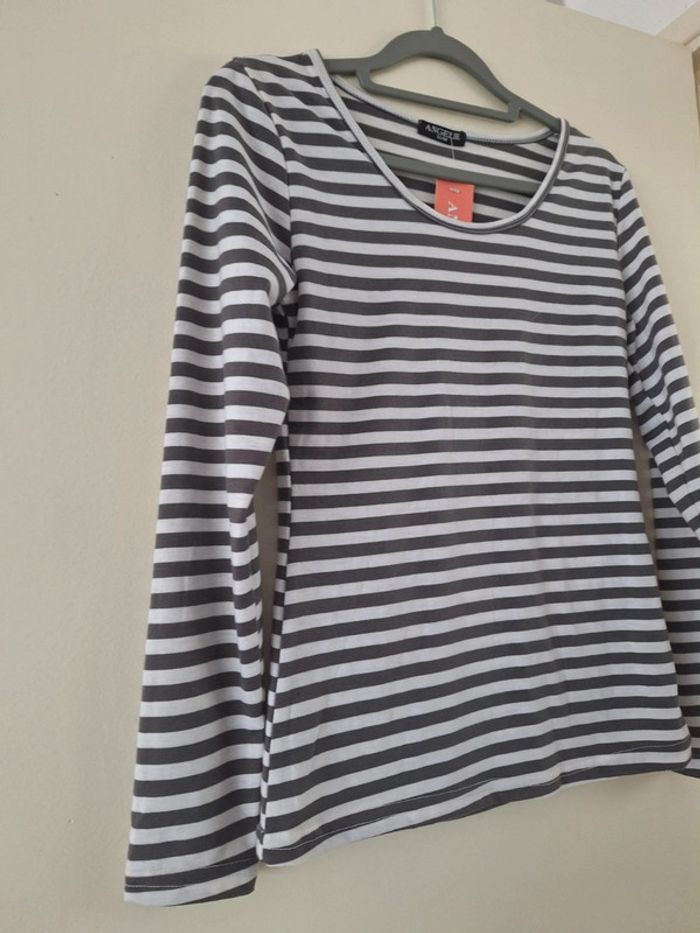 T-shirt neuf rayé gris et blanc taille SM - photo numéro 2