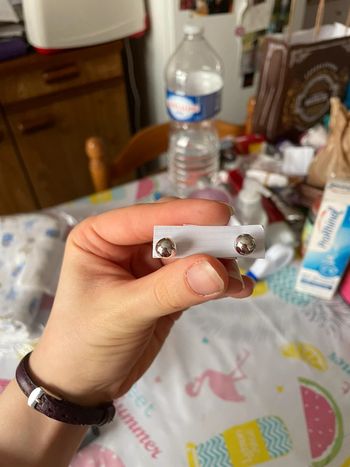 Boucles d’oreilles.