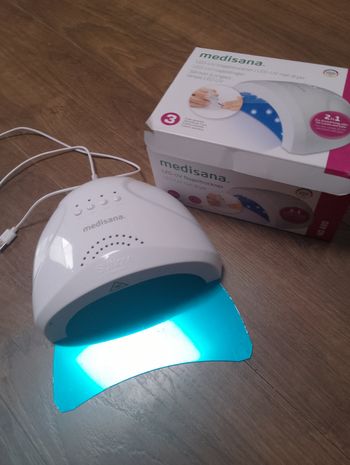 Medisana séchoir à ongles lampe LED UV 2en1 ( vernis et gels UV)