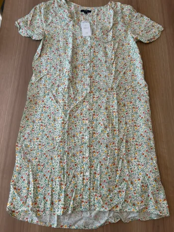 Robe fleurie kiabi taille 36 neuve avec étiquette