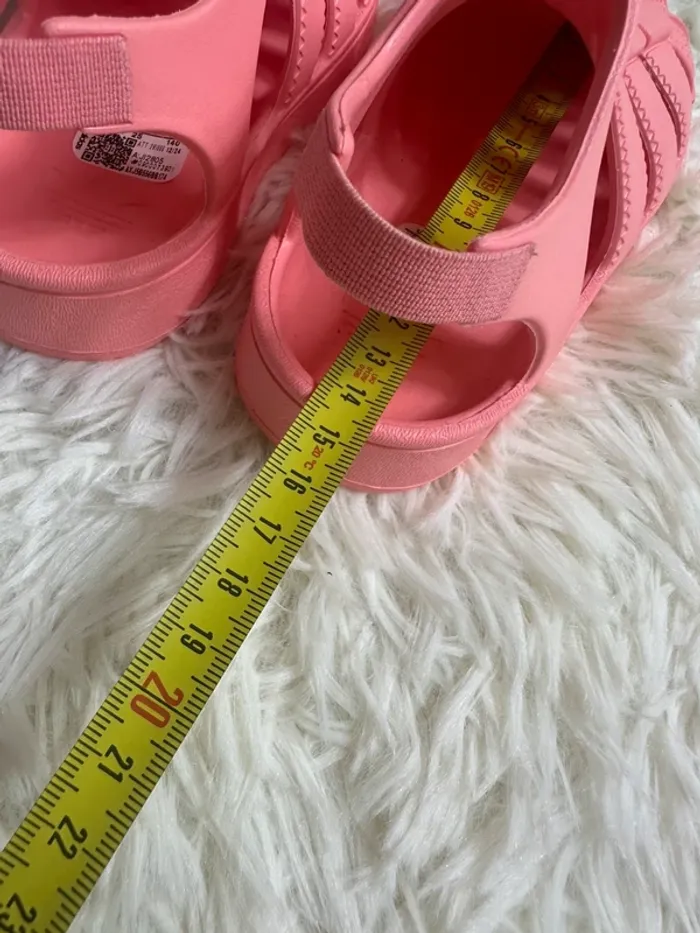 Paire de sandales superstar Adidas taille 25 - photo numéro 6