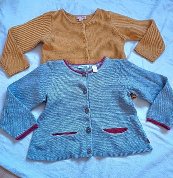 Lot de 2 gilets Taille 24 mois