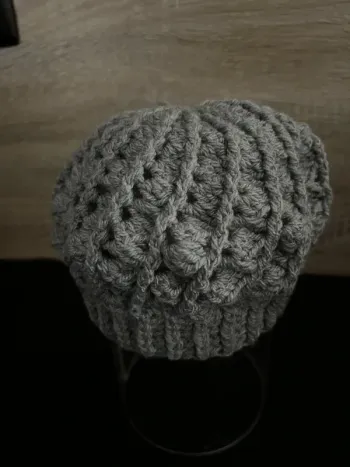 Bonnet Béret bébé en laine crocheté à la main certifié oeko tex 3-6 mois, 42 cm Neuf avec étiquette