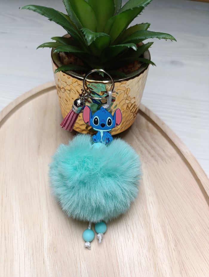Porte clé pompon stitch