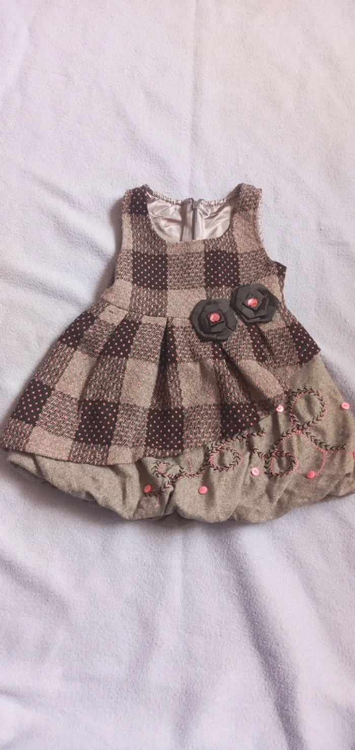 Robe taille 24 mois
