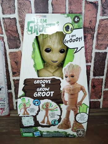 Groot électronique qui danse et grandit 