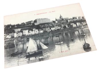 Carte postale ancienne Granville (Manche) Le Port