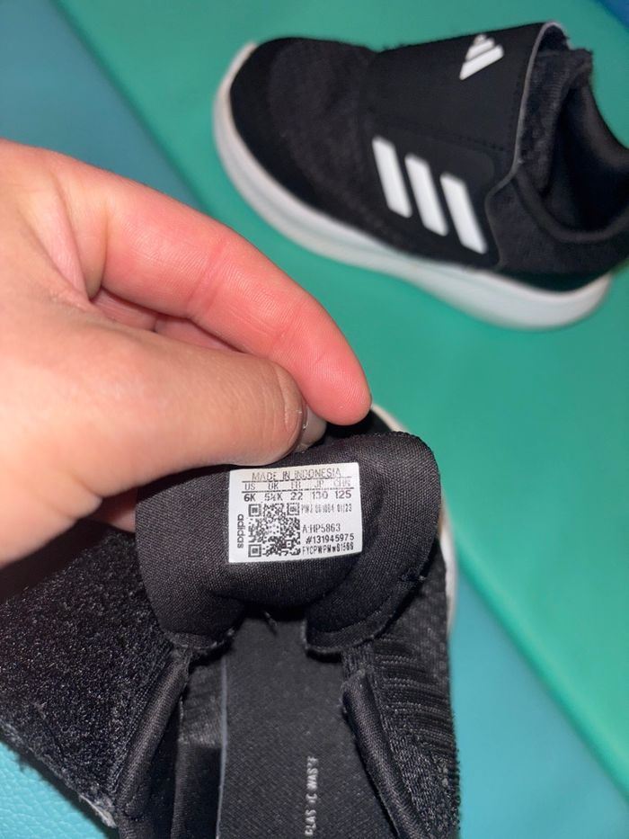 Basket adidas taille 22 - photo numéro 4