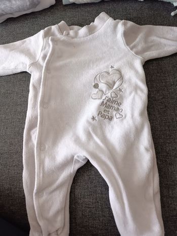 Pijama blanc et gris