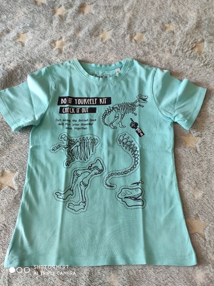 Tee-shirt manches courtes garçon taille 7 ans