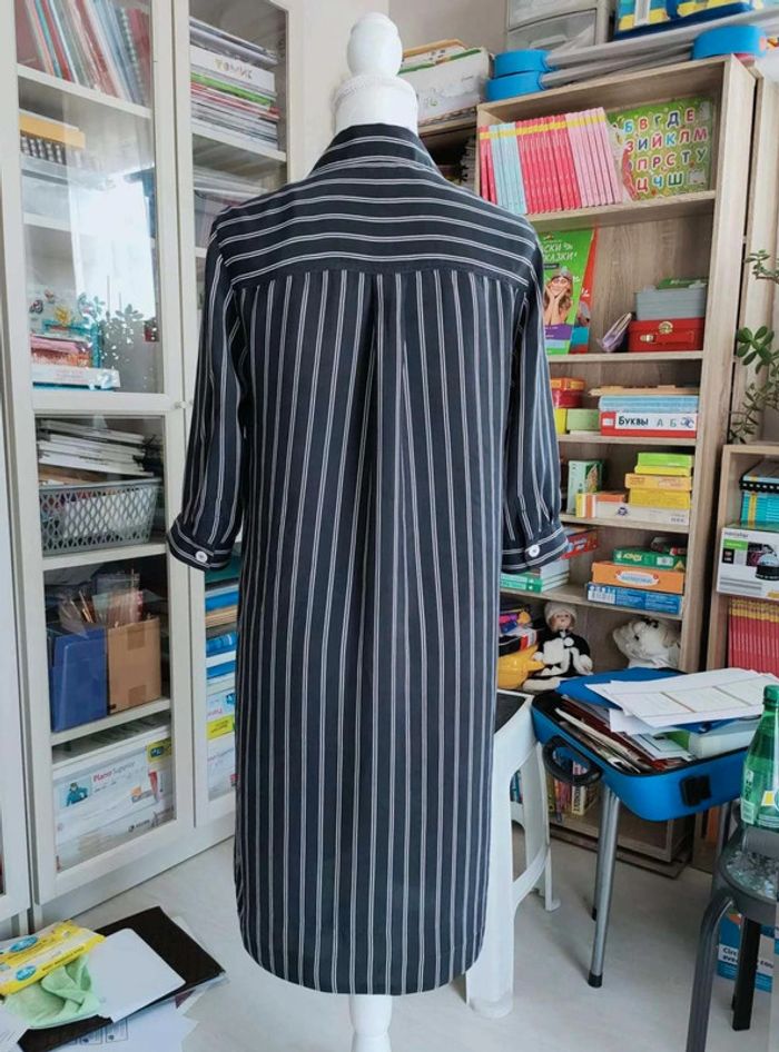 Robe Chemise  Gérard  Darel  -  100%  Cupro, Rayures marines  Élégantes  ! - photo numéro 2