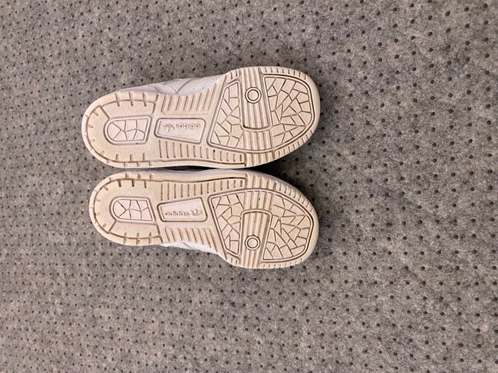 Adidas Rivalry low blanche enfant taille 24 - photo numéro 4